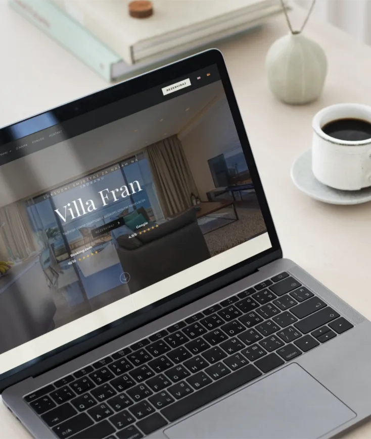 Web dizajn stranice luksuzne ville Villa Fran s kalendarom dostupnosti